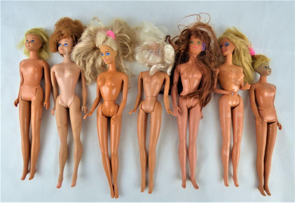 Group of Vintage Barbie Dolls: Lot of Vintage Barbies and Barbie Like Dolls. Condition: some as found