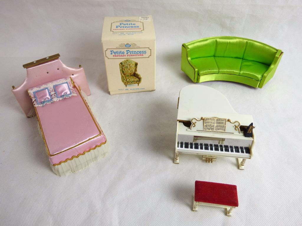 Vintage Ideal Petite Princess Dollhouse Furniture (1 of 7)
