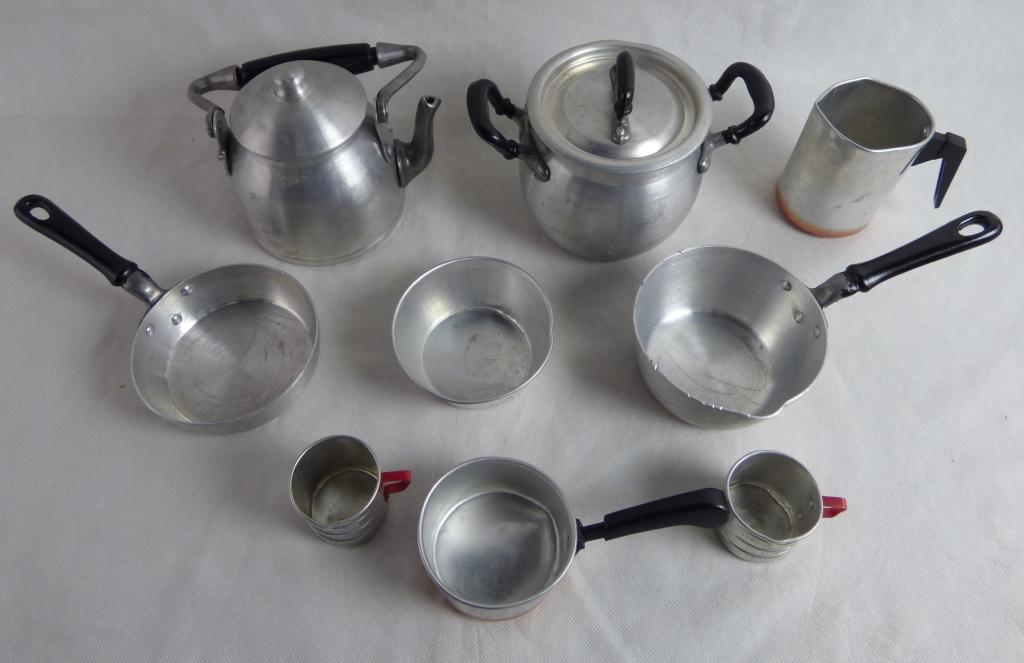 Creative Playthings Metal Toy Kitchenware (1 of 5)