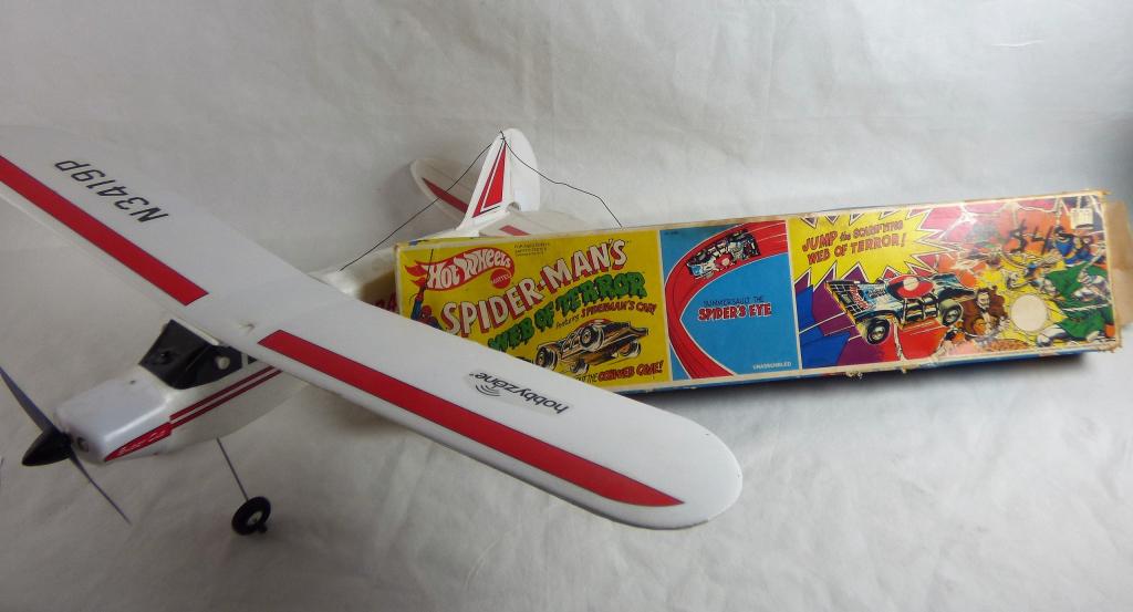 1978 Hot Wheels Spider-Man's Web of Terror+ Airpla (1 of 7)