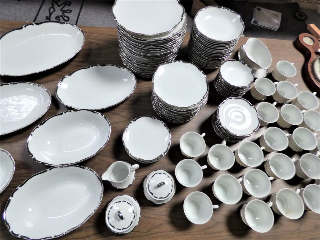 Harmony House Starlight 145 pcs Dinner Service Set (1 of 11)