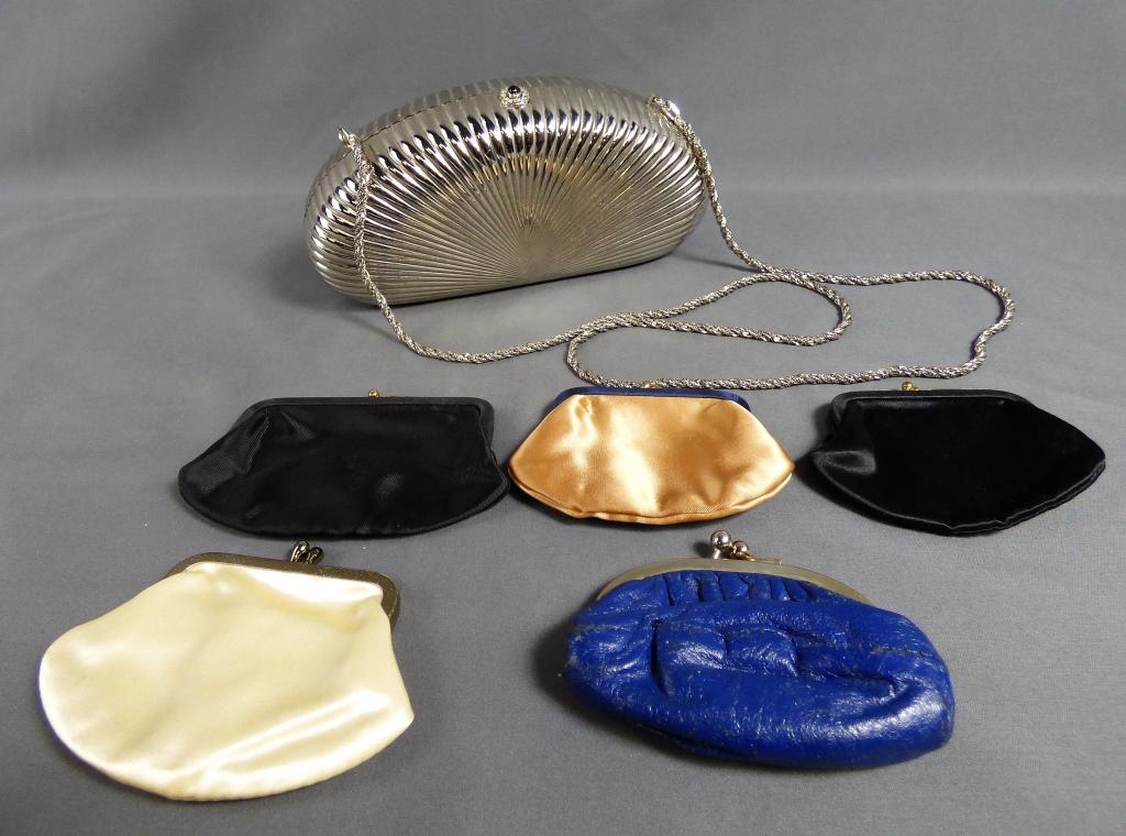 Vintage Bonwit Teller Metal Clutch Purse & Change (1 of 6)