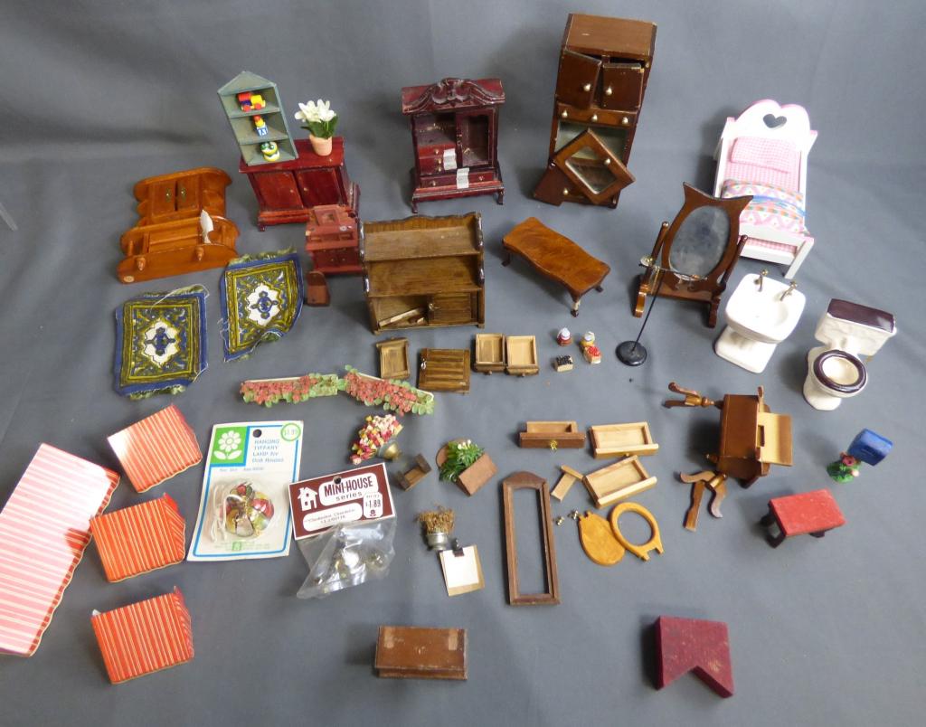 Lot of Vintage Mostly Wooden Dollhouse Furniture: Group of Vintage Dollhouse Furniture. Includes: Hanging Tiffany Lamp inoriginal, package, ceramic sink and toilet, large group of Wooden Furniture. Condition: Mostly used, some wooden furniture needs 