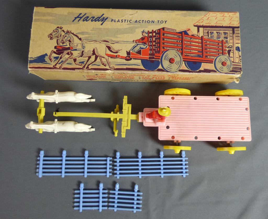 Vintage Hardy #24 Plastic Stake Wagon Model Kit (1 of 2)
