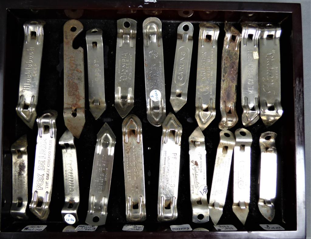 Vintage Advertising Beer & Bottle Openers: Groupof Vintage Advertising Beer and Bottle Openers. Condition:Used