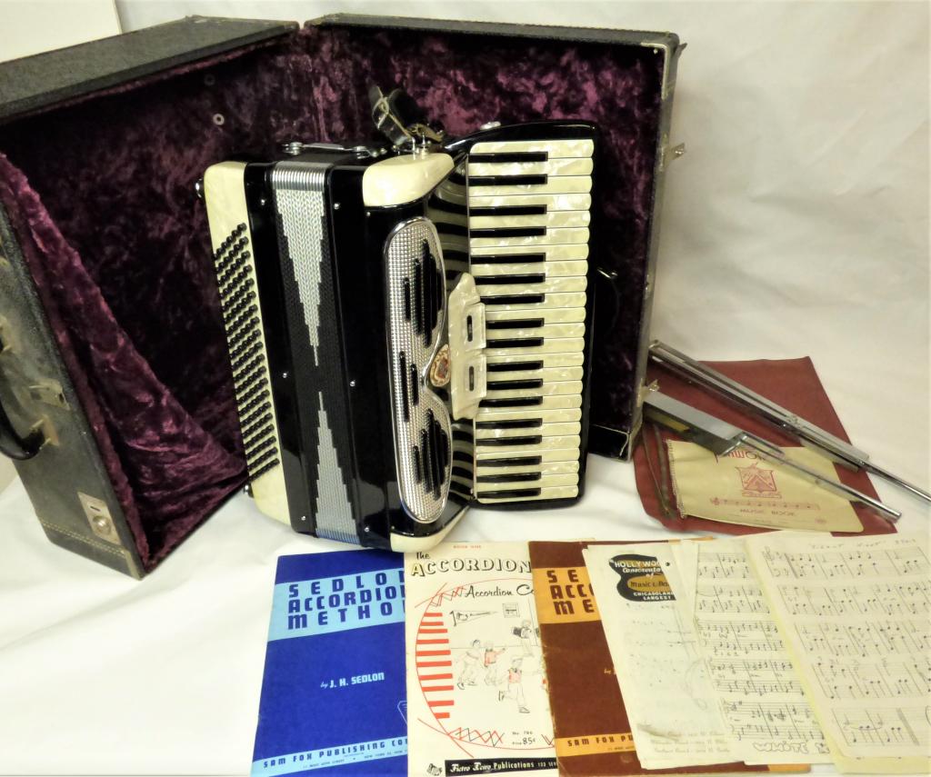 Vintage Italian Accordion with Case (1 of 10)