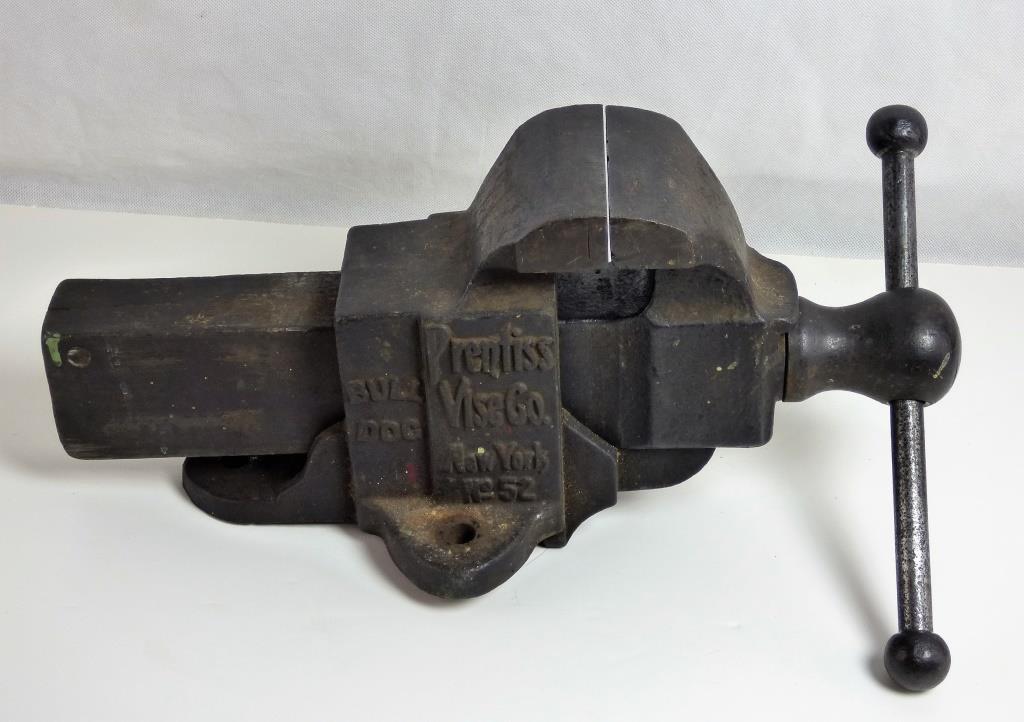 Prentiss Vise Co No. 52 Bull Dog Bench Vise (1 of 4)