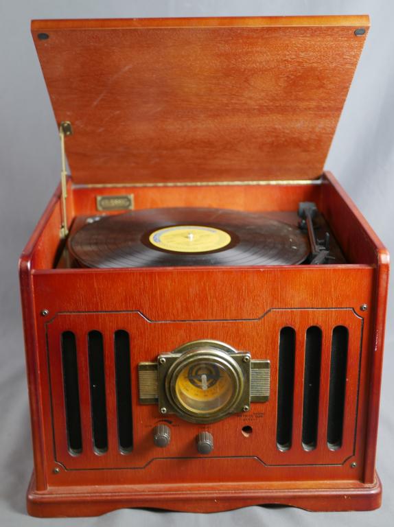 Classic Crosley Radio Cassette Cd Player Turntable (1 of 7)