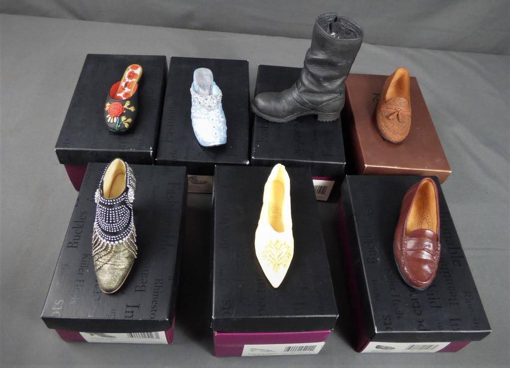 Just the Right Shoe Miniature Assortment by Raine: Just the Right Shoe Miniature Assortment by Raine. Lot of 7. Condition: New in boxes