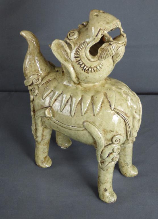 Oriental Chinese Dog/ Dragon Art Pottery Figurine (1 of 7)