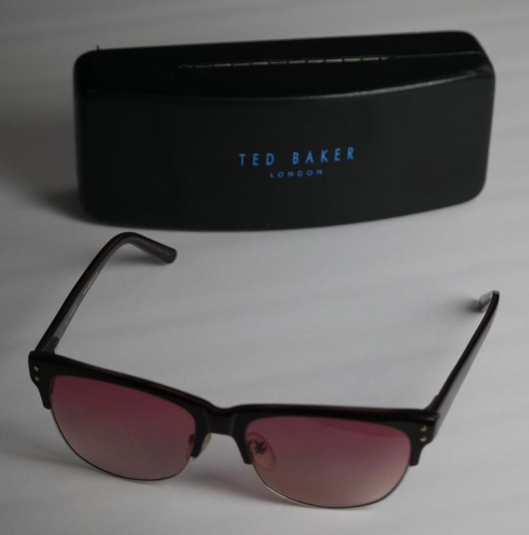 Ted Baker "Elanore" B551 Designer Sunglasses: Ted Baker "Elanore" B551 Designer Sunglasses. Condition: Good