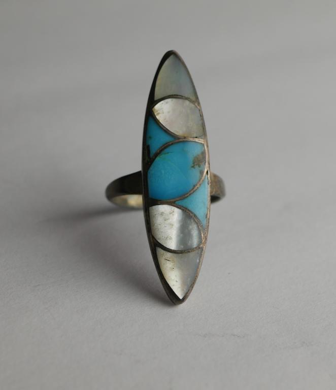 Native American Sterling Silver Coctail Ring: Native American Sterling Silver Coctail Ring with Turquoise and Abalone Shell. Condition: Good