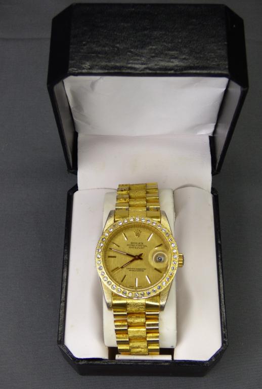 Rolex Oyster Perpertual Date Wrist Watch Replica: Replica of Rolex Oyster Perpertual Date Self Winding Wrist Watch. Condition: Good working condition