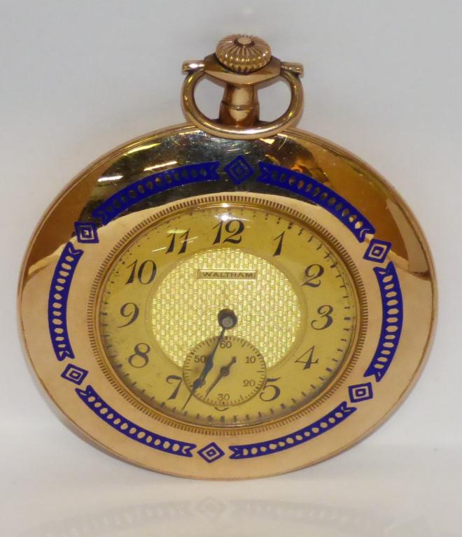 Antique Waltham 15 Jewels Pocket Watch: Antique Waltham 15 Jewels Pocket Watch. 1 3/4" in diameter. Condition: Good, winds up and working