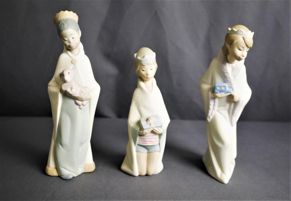 Lladro Nativity Set Three Kings Figurines (1 of 3)