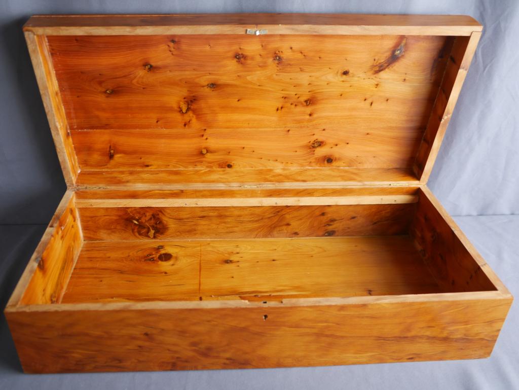 Vintage Large Cedar Essence Keepsake Memory Box (1 of 7)