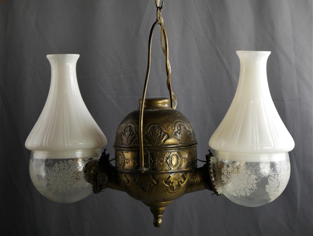 Antique Angle Lamp Co Hanging Kerosene Lamp (1 of 15)