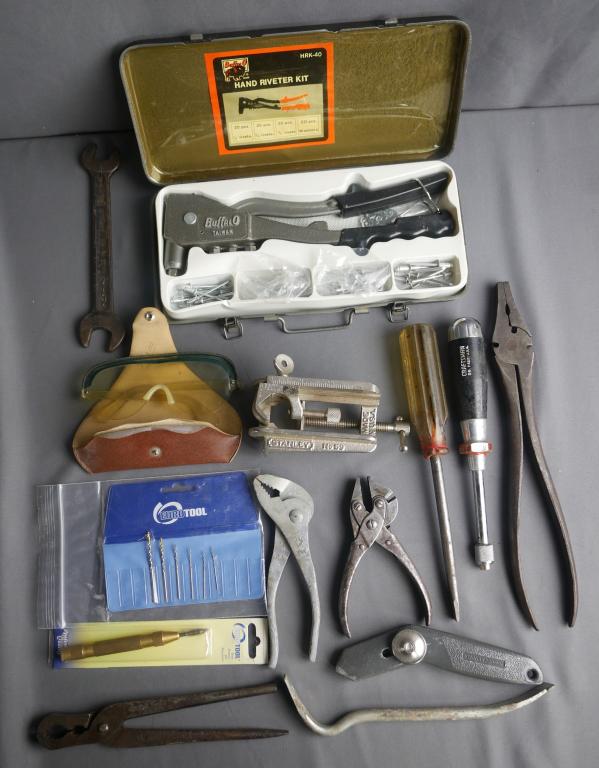Lot of Vintage Tools- Hand Riveter, Vise, Pliers (1 of 7)