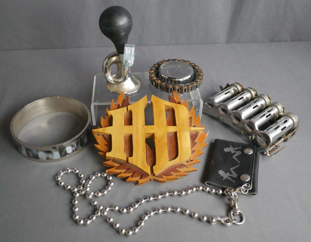 Wooden Harley Davidson Plaque, McGill Coin Changer (1 of 8)