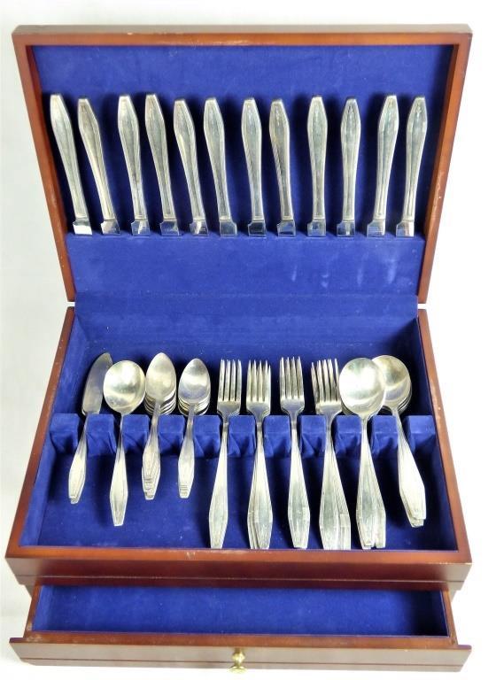 Vintage WM A Rogers Silverware in Wooden Case (1 of 4)