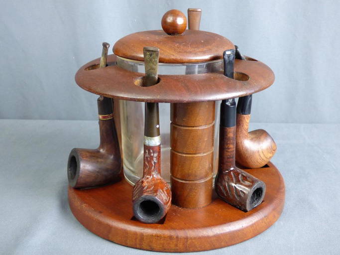 Smoking Pipes with Stand and Tobacco Jar Sep 14, 2021 Esquis