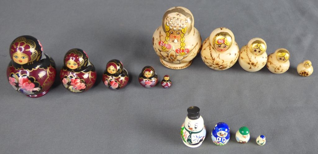 3 Russian Wooden Folk Art Nesting Dolls (1 of 7)