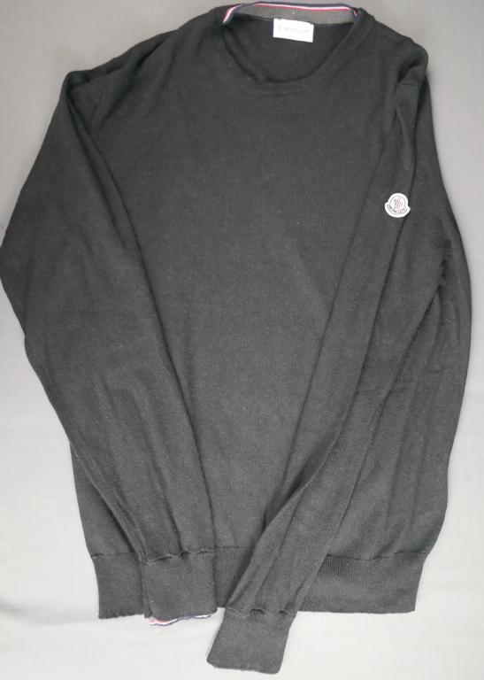 Moncler Mens Crewneck Sweater w/ Logo: Moncler Mens Crewneck Sweater w/ Logo. Size- Medium. Condition: Good