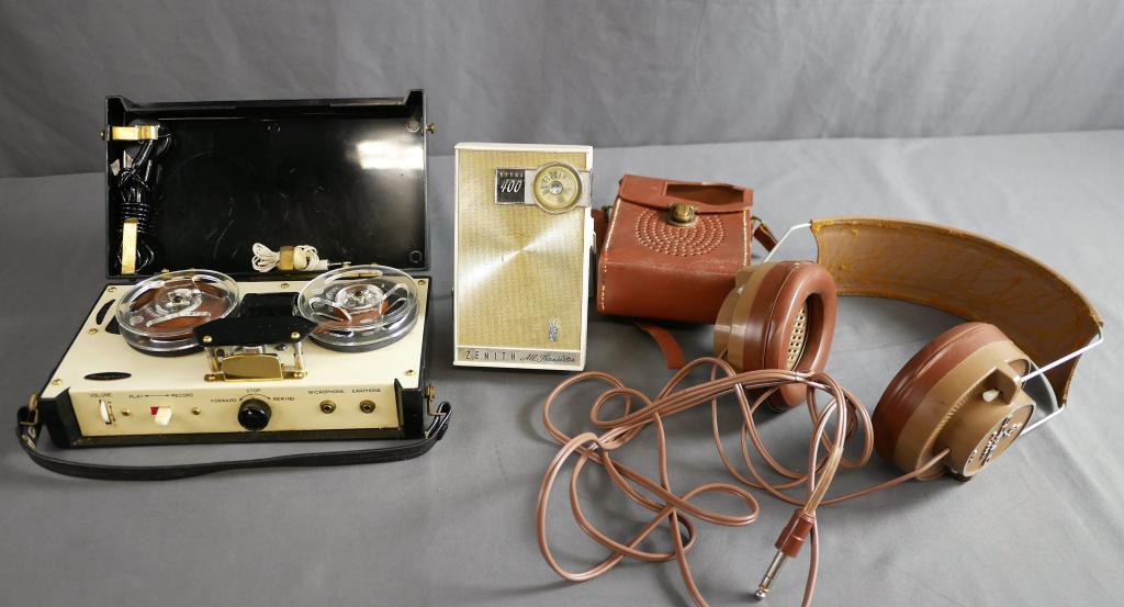 Vintage Zenith Transistor Radio, Mayfair Reel to R (1 of 12)