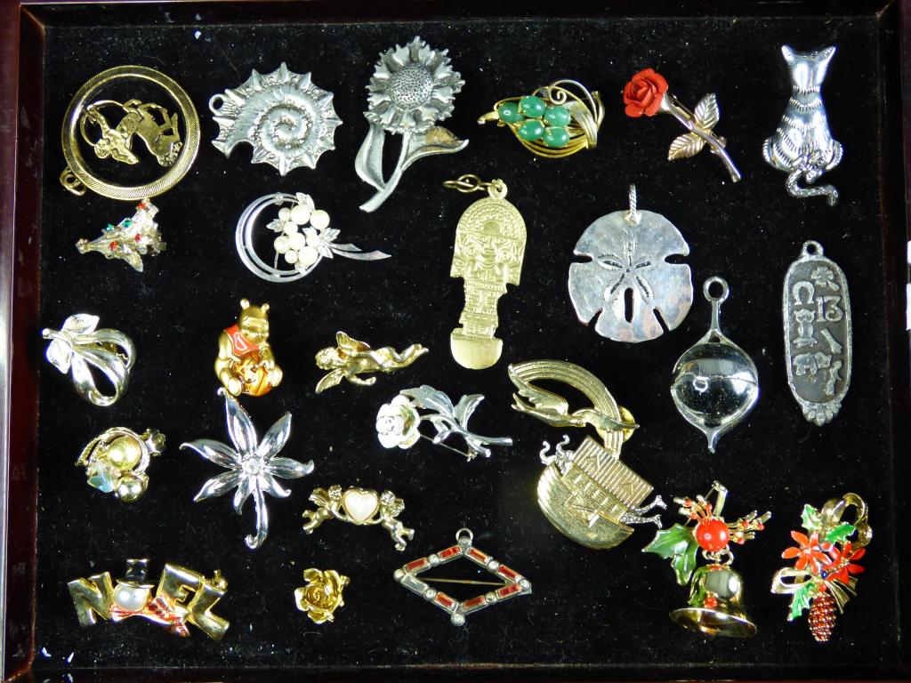 Group of Costume Jewelry- Figural Brooches & Pins (1 of 7)