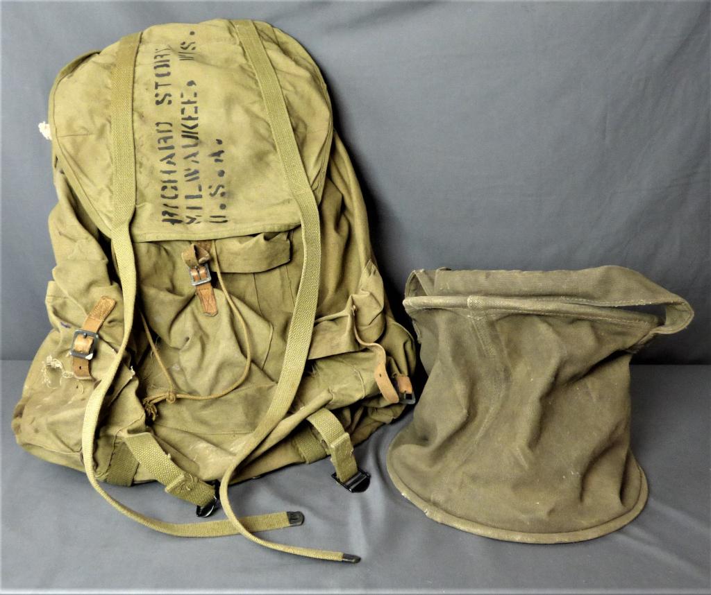 WWII US Army Rucksack w/ Frame & Horse Feed Bag (1 of 9)