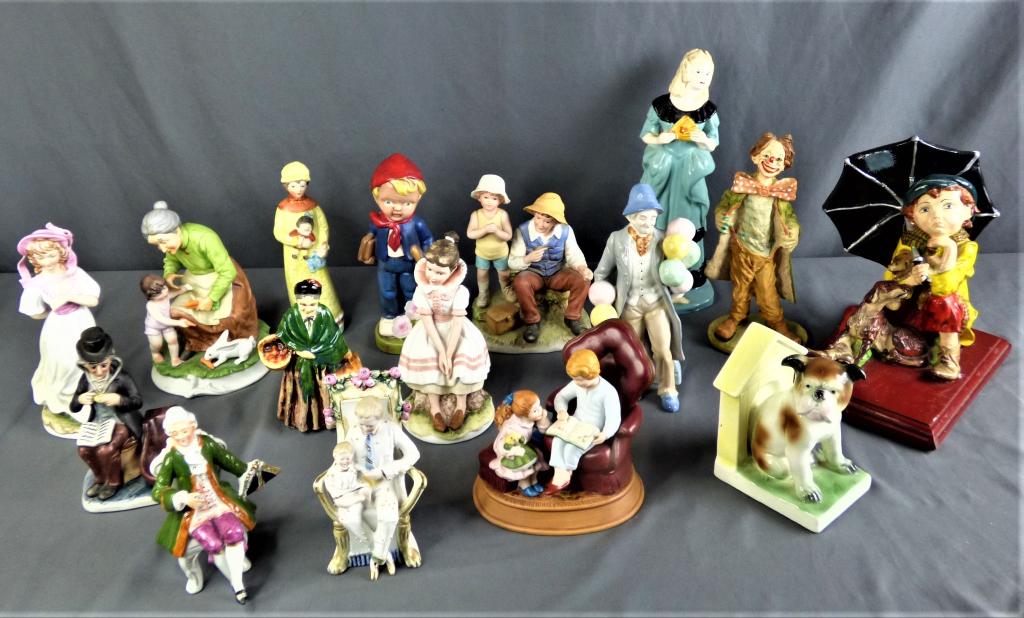 Large Lot of Vintage Porcelain Figurines (1 of 18)