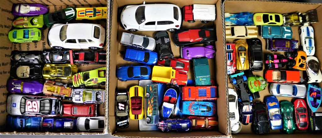 Vintage Die-Cast Toy Cars- Hot Wheels, Matchbox: Vintage Die-Cast Toy Cars- Hot Wheels, Matchbox , etc... Condition: Mostly Good, some might be as found