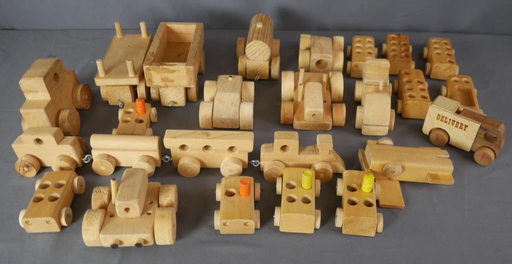 Vintage Solid Wood Toy Train Set s, Cars & Trucks (1 of 3)