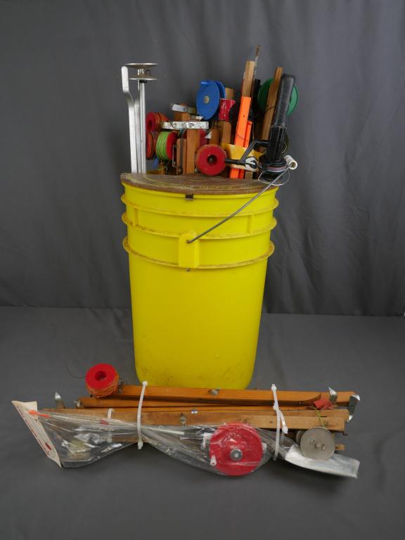 Vintage Wooden Fishing Rod  Shappel Bait Bucket Lo (1 of 12)