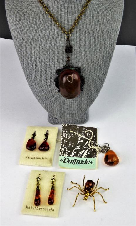Vintage Amber Jewelry Lot Pendant, Brooch, Earring (1 of 8)