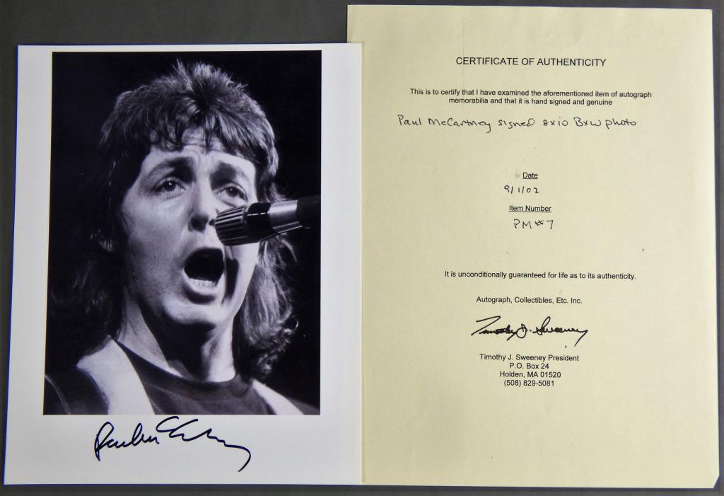 Paul McCartney Hand Signed Photograph with COA (1 of 4)