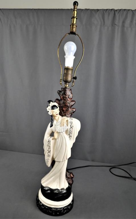 Vintage Asian Geisha Figural Table Lamp (1 of 6)