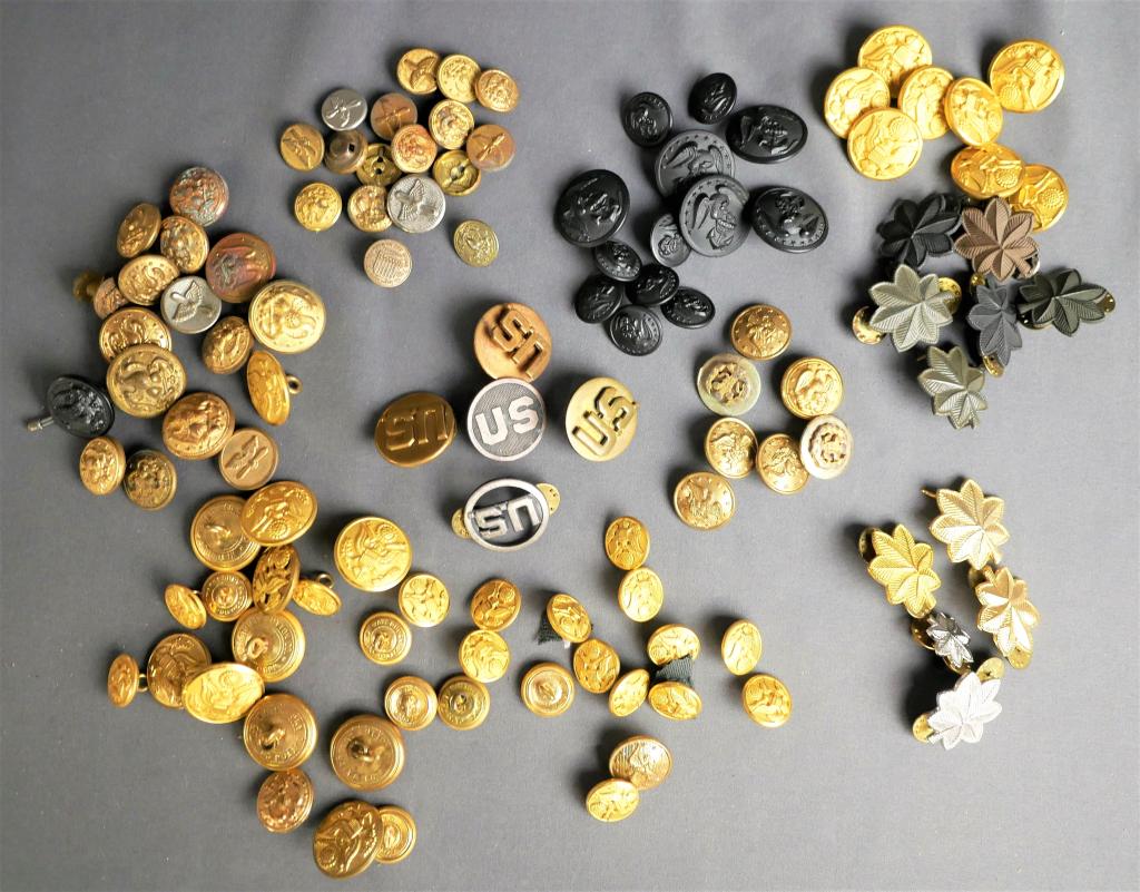 Vintage US Army Military Uniform Buttons (1 of 1)