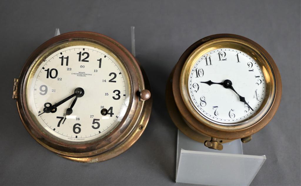 Pair of Vintage Brass Ship Porthole Clocks (1 of 12)