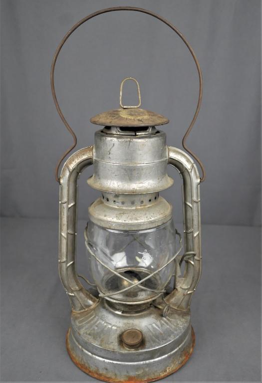 Antique Dietz D-Lite No. 2 Railroad Lantern Lamp (1 of 4)