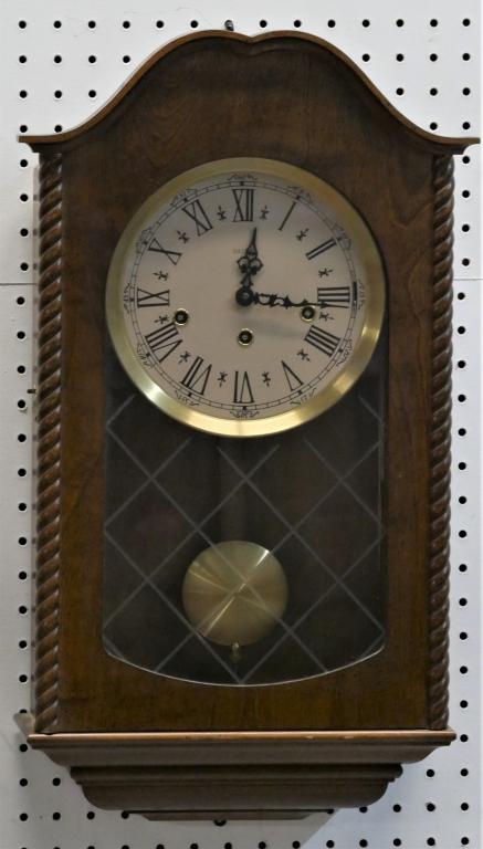 Vintage "Decor" Pendulum Wall Clock in Wood Case (1 of 4)