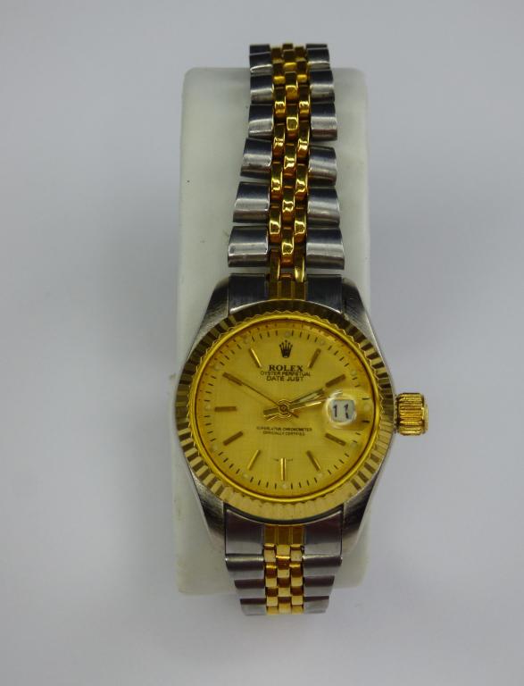 Rolex Oyster Datejust Wrist Watch Replica- Golden (1 of 4)