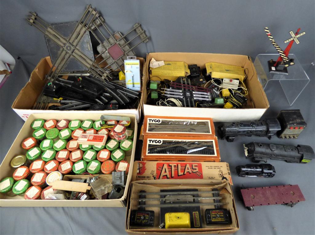 Vintage Model Train Assorted Lot (1 of 20)