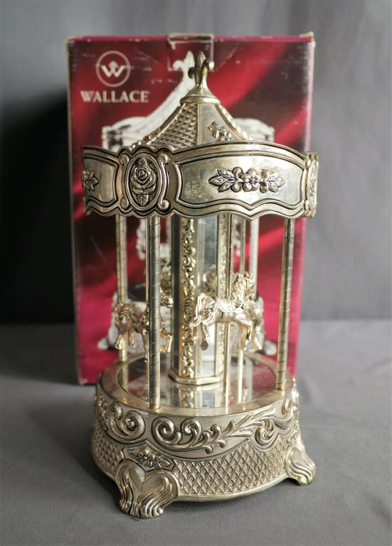 Wallace Silversmiths Music Box Carousel Silver Pld (1 of 7)