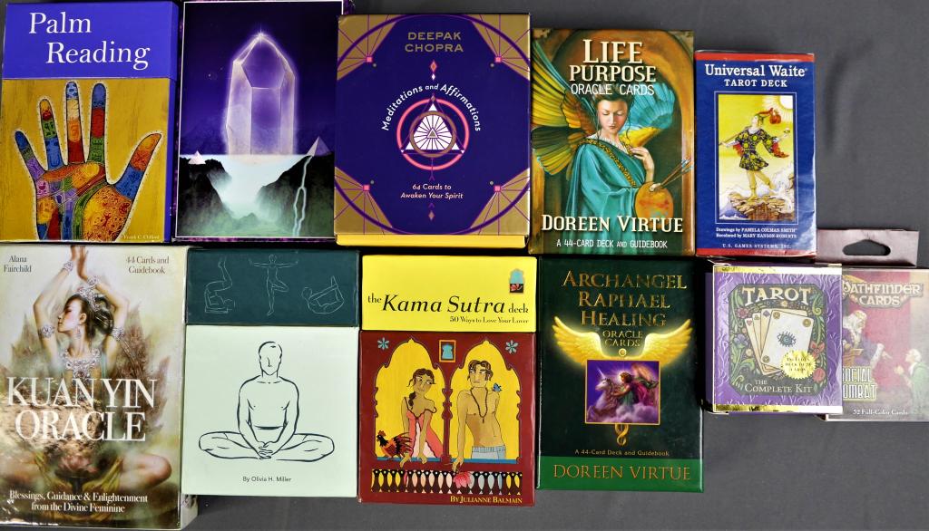 Fortunetelling Tarot, Oracle, Meditation Cards (1 of 4)