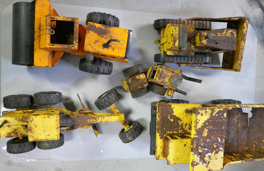 Vintage Pressed Steel Tonka Construction Vehicles (1 of 5)