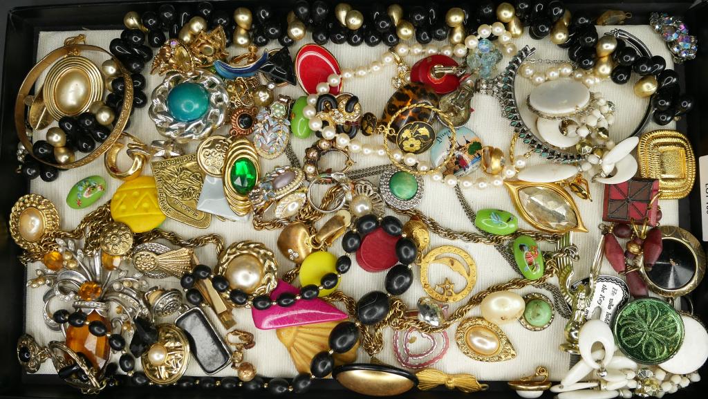 Large Flat of Crafting Costume Jewelry Trifari Em.: Large flat of crafting costume jewelry. Includes some really nice pieces that need some repair, such as Emmons earrings, aurora borealis pieces, Trifari glass beads, and more. Items are in as found co