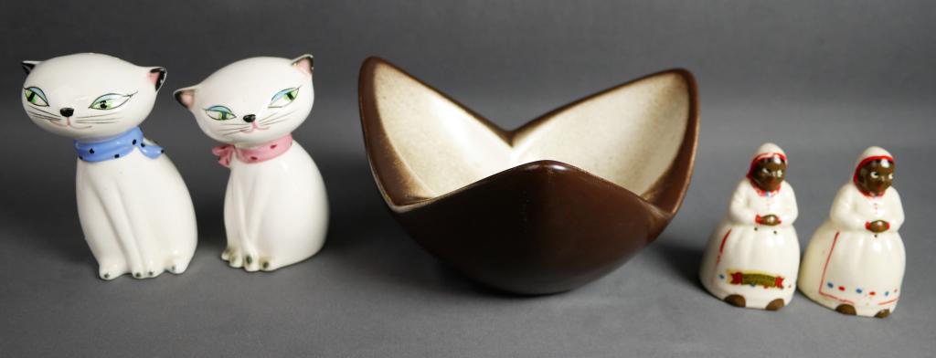 Howard Pierce Ashtray, Holt Howard Kittens, Black: Lot of collectible porcelain. Includes cat salt and pepper shakers by Holt Howard standing 4.5" tall (super cute!) as well as Black Americana salt and pepper shakers from Galveston, Texas measuring 3.