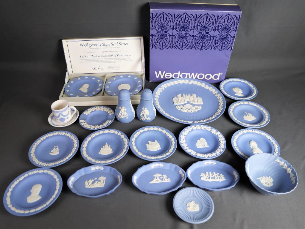 Wedgwood Bue Jasperware Assortment- Plates, Ashtra (1 of 7)