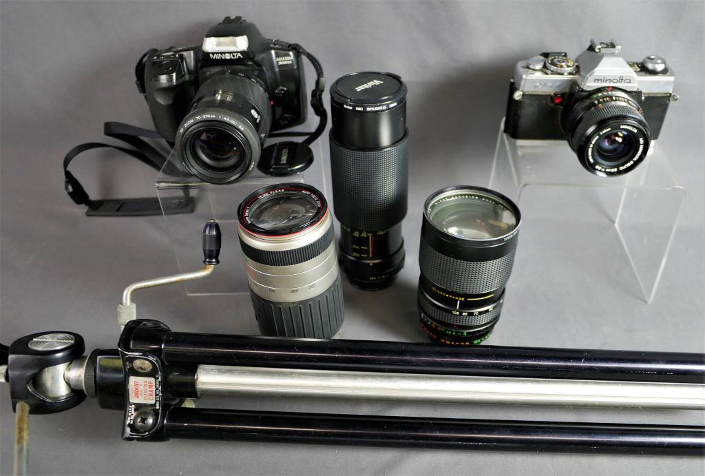 Minolta XG7 35mm Film Camera & Lenses (1 of 16)